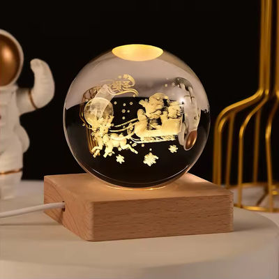 Legno USB alimentato a LED luce sfera di cristallo statue artigianato stand Decorazioni da tavolo