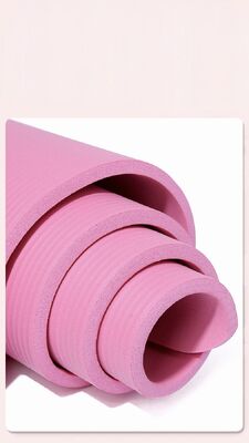 Tappetino Yoga in PVC ecologico ad alta elasticità progettato per allenamenti, sessioni di yoga, casa e palestra. Spessori e colori vari.