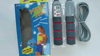 Presentare la corda per saltare fitness